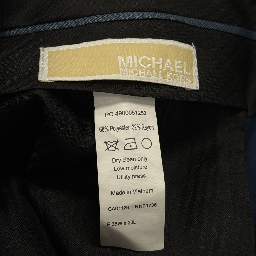 Michael Kors Mens Navy Blue Two Piece Suit 42R Jacket 38 x 30 Pants Solid - Picture 2 of 16